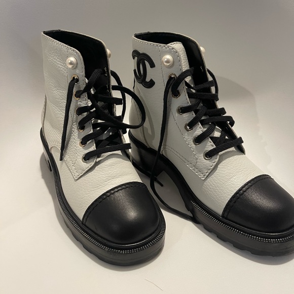 Chanel boot - Picture 3 of 3